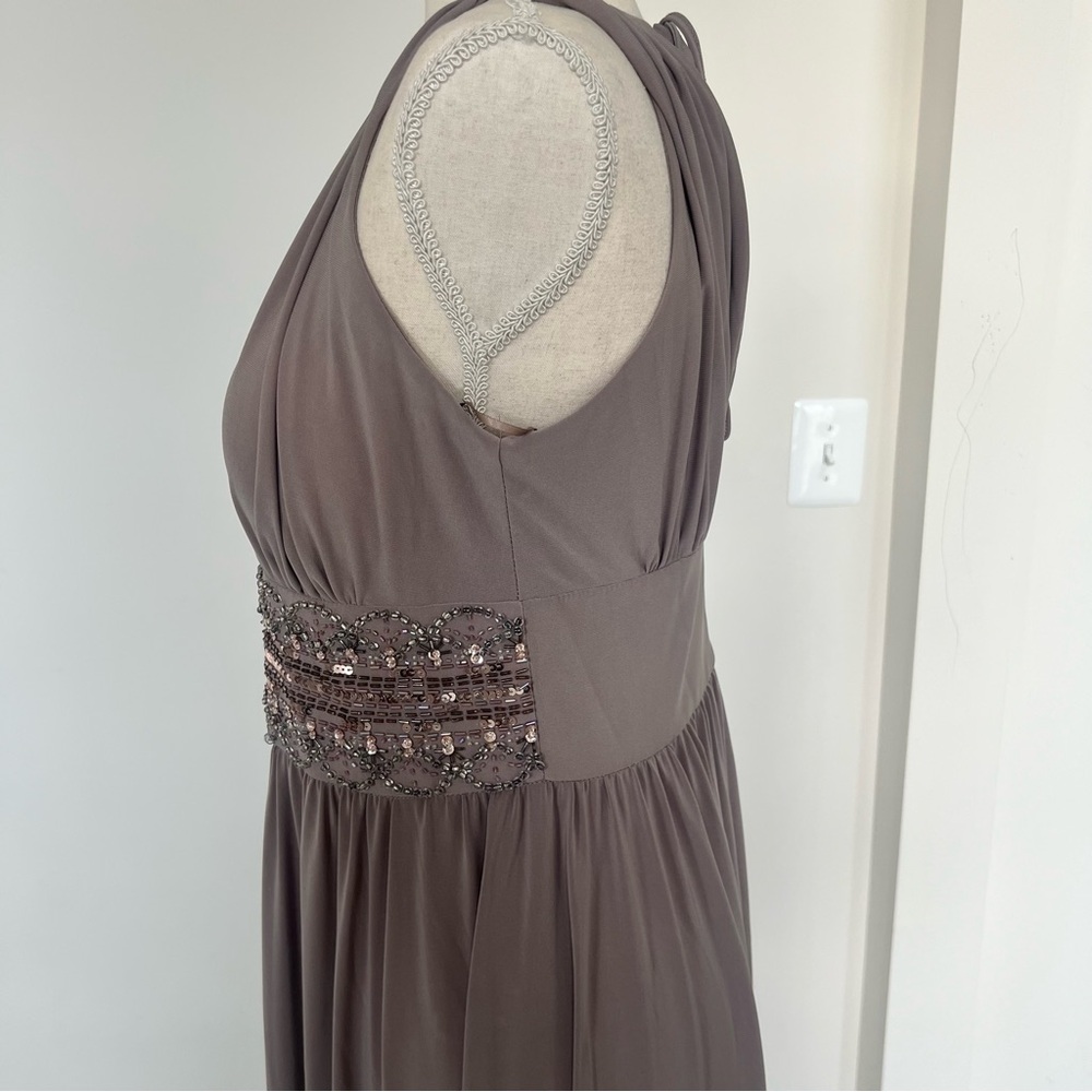 Sleeveless Pleated Mauve Halter Evening Dress - Picture 4 of 4